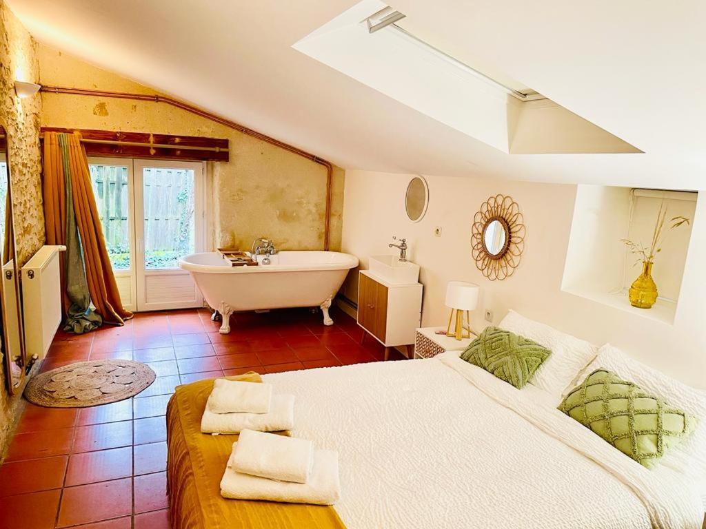 Le Grand Franc Gite Cosy Proche Tous Commerces Tonnay-Charente Exterior photo